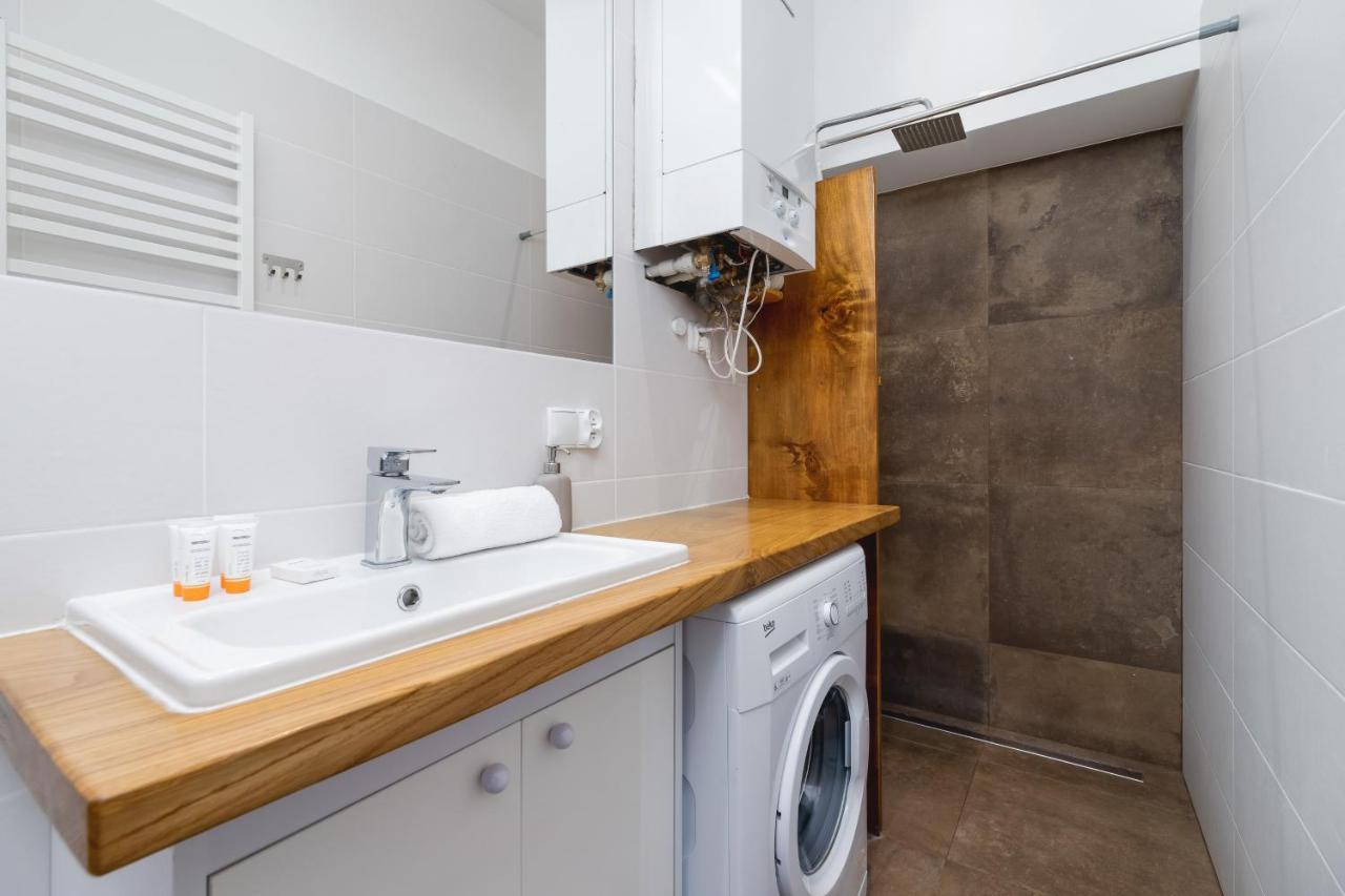 Old Town Apartments Basztowa By Renters 크라쿠프 외부 사진
